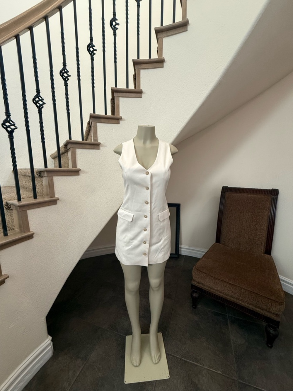 PAIGE Wells V Neck Mini Dress Cream Sleeveless Button Front Size 0 MSRP $279 EUC
